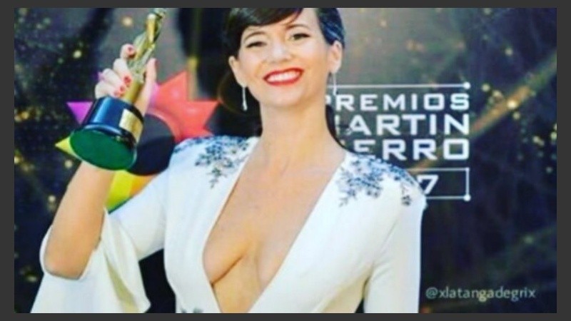 El escote de Siciliani en el tapete. 