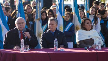 Lifschitz dio su discurso sentado debido a su reciente operación.