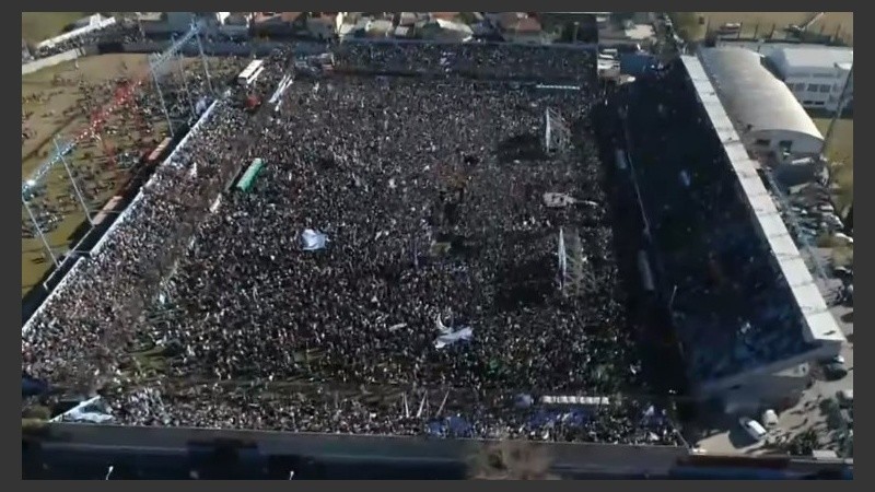 El acto Julio Grondona colmado en la previa al inicio. 