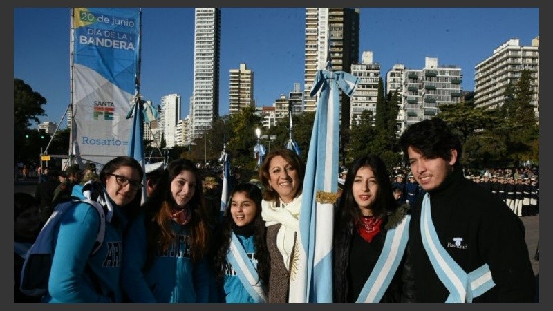 Luego del acto protocolar, la intendenta Mónica Fein participó de las actividades populares.