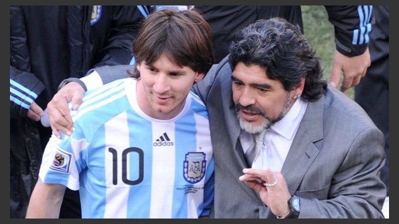 El Diez podría estar llegando a Rosario en los próximos días.