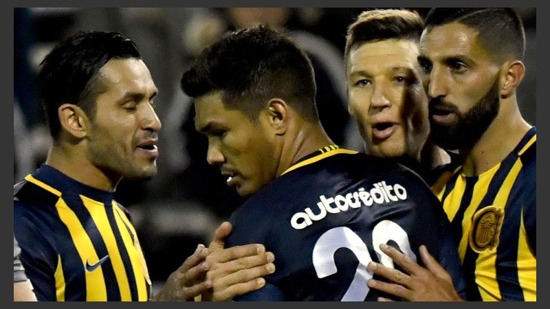 En su última noche, Teo hizo un gol, vio la roja y se fue aplaudido.