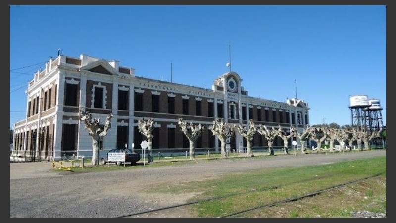 Este jueves los empleados del taller ferroviario Rioro de Pérez se llevaron la peor noticia: se quedaron sin trabajo. 