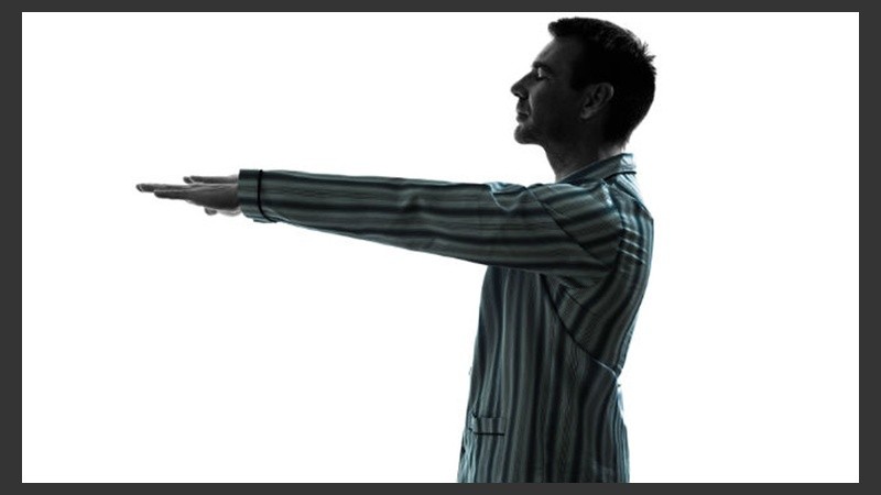 Lo primero que hay que hacer con un sonámbulo es procurar que se encuentre en un lugar seguro.