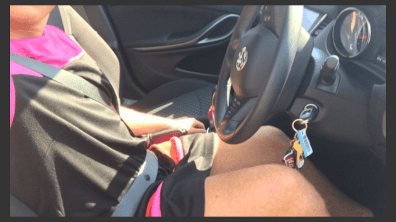 Un británico realizó una particular protesta.