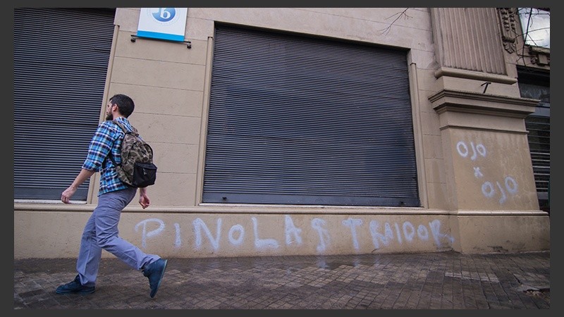 Las pintadas contra Pinola.