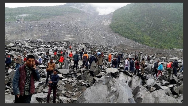 El pueblo quedó sepultado por las piedras. 