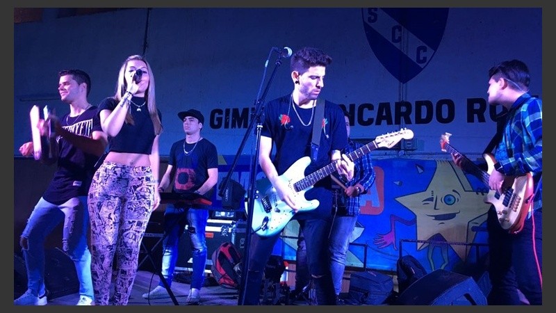 La banda Enero cerró la jornada. 