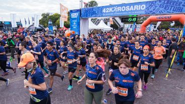 Mucha gente participó de la carrera en Rosario. (Alan Monzón/Rosario3.com)