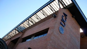 El Depto. de Ingreso y Estudios Preuniversitarios del Campus Rosario está ubicado en Av. Pellegrini 3314.