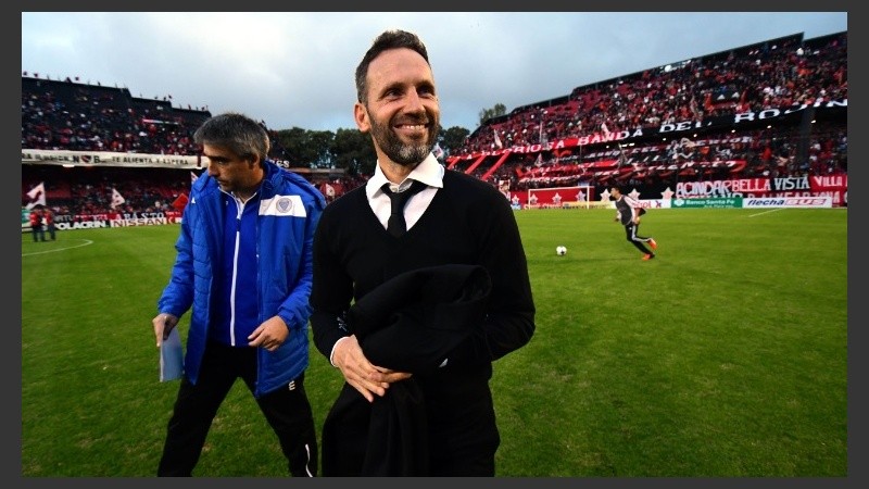 Bernardi fue ovacionado ayer cuando pisó el Coloso Marcelo Bielsa.