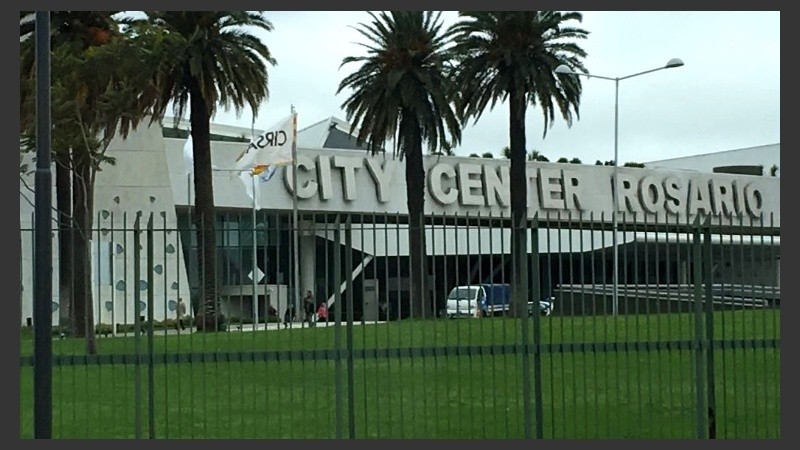 El predio vive horas convulsionadas por la boda de Messi, que no tiene que ver con el operativo.