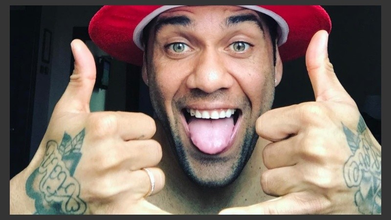 Dani Alves le pondrá toda su onda a la fiesta. 