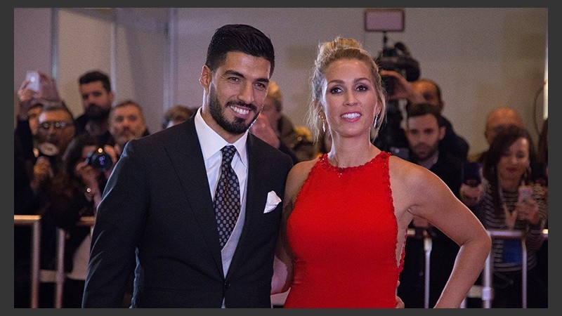 La alfombra roja se llenó de famosos este viernes en el City Center.
