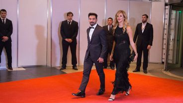 Moño para el Pocho y flecos para Yanina.(Alan Monzón/Rosario3.com)