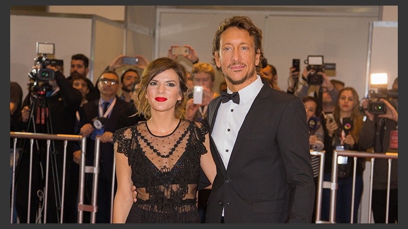 La alfombra roja se llenó de famosos este viernes en el City Center.