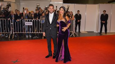 La alfombra roja se llenó de famosos este viernes en el City Center.