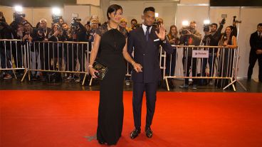 La alfombra roja se llenó de famosos este viernes en el City Center.