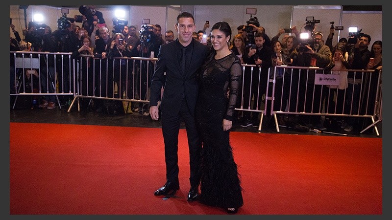 La alfombra roja se llenó de famosos este viernes en el City Center.