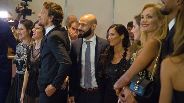La alfombra roja se llenó de famosos este viernes en el City Center.