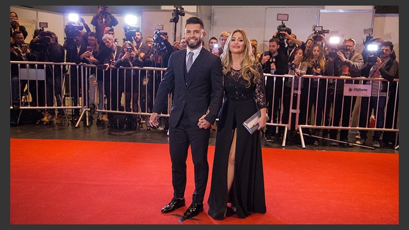 La alfombra roja se llenó de famosos este viernes en el City Center.