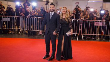 La alfombra roja se llenó de famosos este viernes en el City Center.