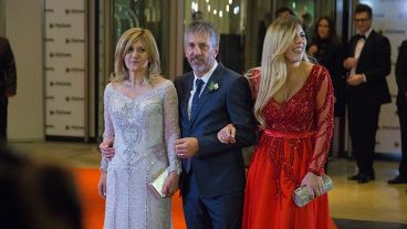 La alfombra roja se llenó de famosos este viernes en el City Center.