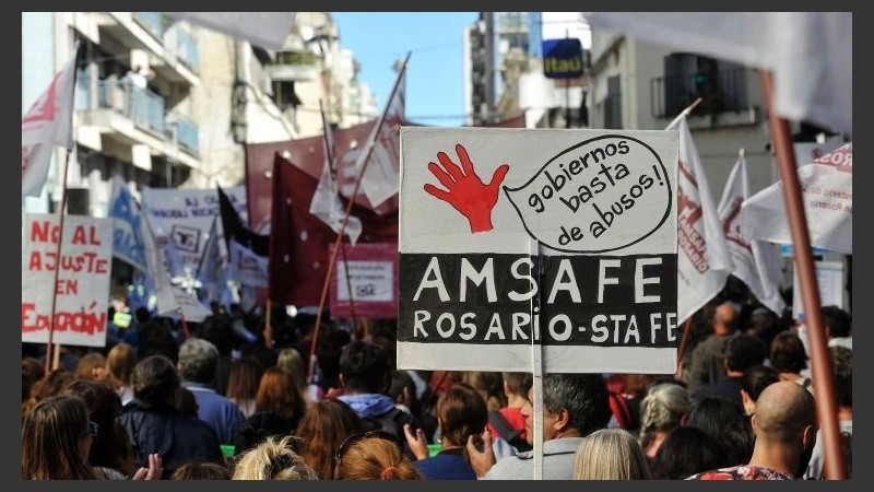 A las 10 habrá protestas en Rioja y Sarmiento.