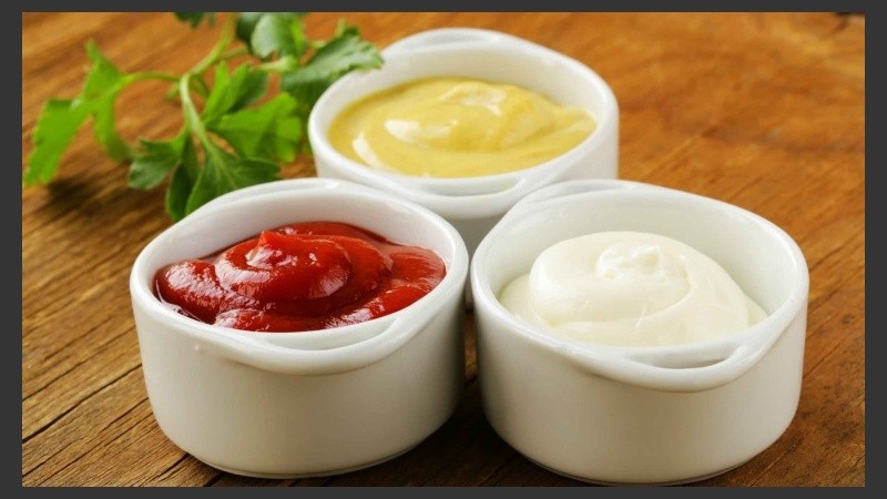 No es lo mismo kétchup que “aderezo a base de kétchup”.