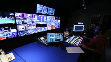 El control durante la transmisión en la vuelta de Lotuf.