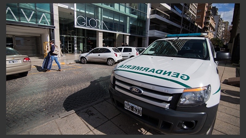 Gendarmería en Córdoba al 600, uno de los sitios allanados.