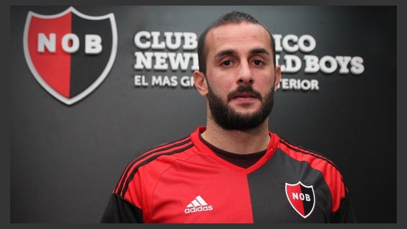 El 9 ya posó con la rojinegra.