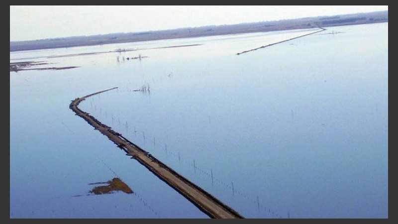 La ruta 7, inundada y cortada.