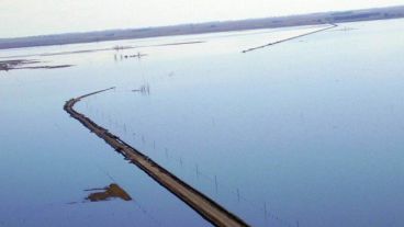 La ruta 7, inundada y cortada.