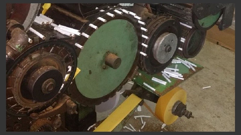 La banda se dedicada al comercio y fabricación ilegal de cigarrillos.