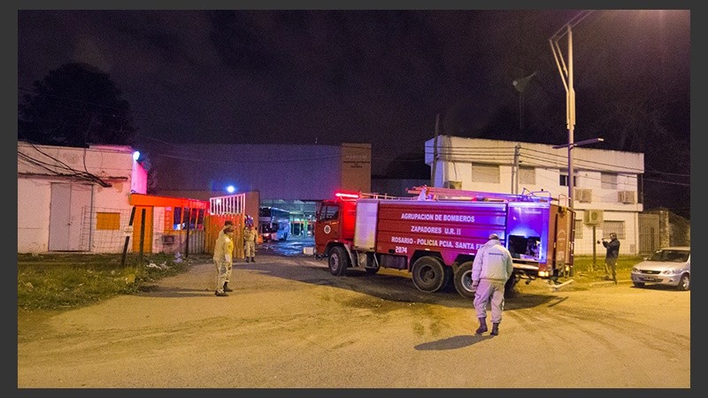 Arduas tareas para controlar el siniestro.