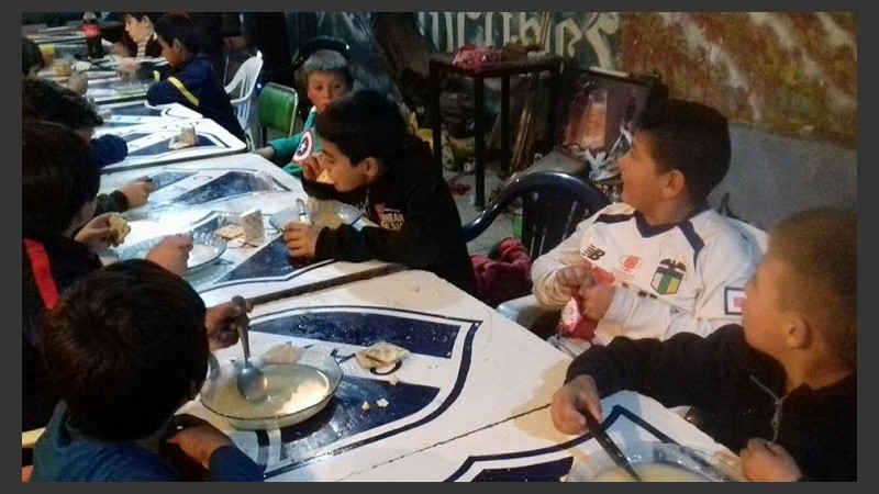 Casi 300 chicos asisten al comedor y merendero del Salaíto.