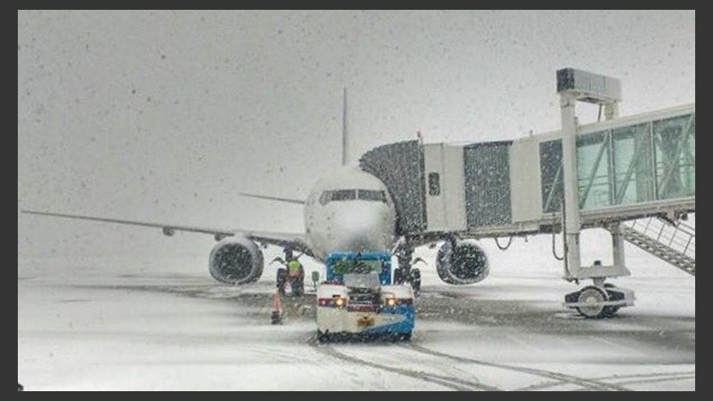 La nieve impidió volar a Bariloche por dos días.