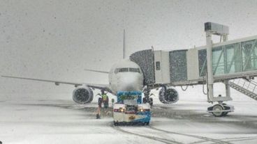 La nieve impidió volar a Bariloche por dos días.