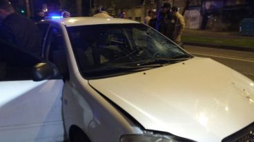 Según la policía, el coche huía luego de un siniestro.