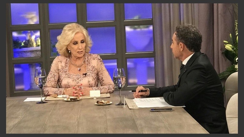 Mirtha le dio la entrevista a Majul después de su programa. 
