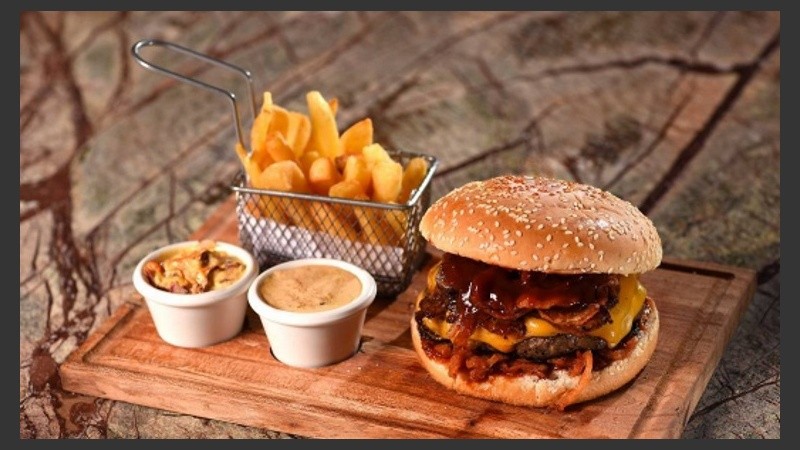 Para diseñar tu pedido, podés ponerle hasta 7 ingredientes y 3 salsas.