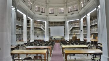 La Biblioteca Argentina cuenta con la Sala Infantil que ofrece un inmenso catálogo de libros para niños y material pedagógico, juegos y espacios para aprender.