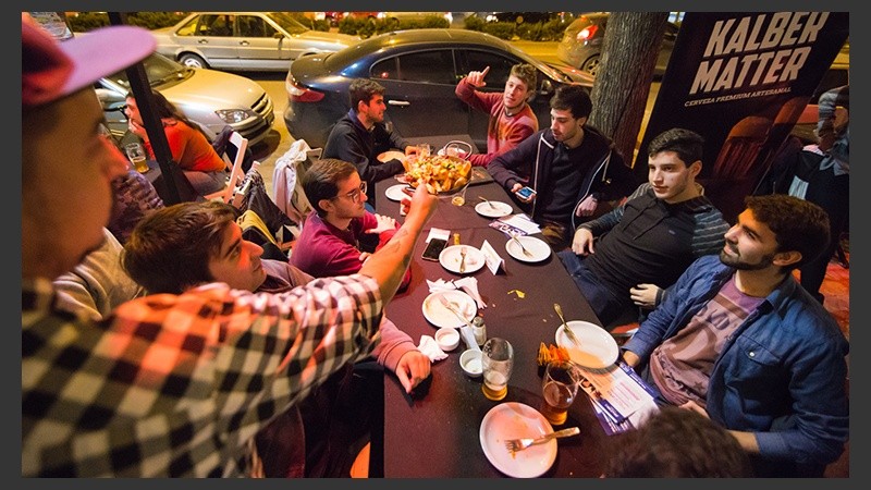 Bares llenos este jueves de festejos.