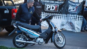 La moto de la víctima.