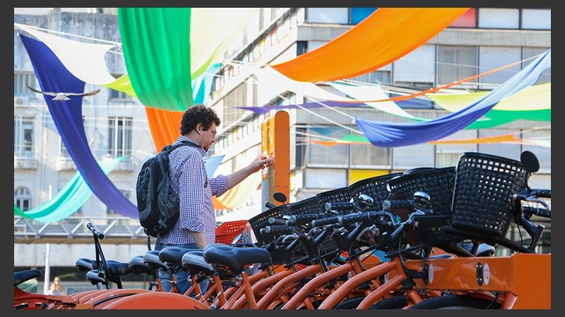 Una de las estaciones de bicicletas públicas. (Alan Monzón/Rosario3.com)