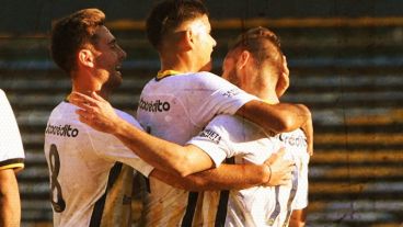 Los juveniles de Central avanzaron en la Copa Santa Fe.