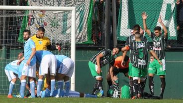 Tras el golpe, Olariaga tuvo convulsiones sobre el campo de juego.