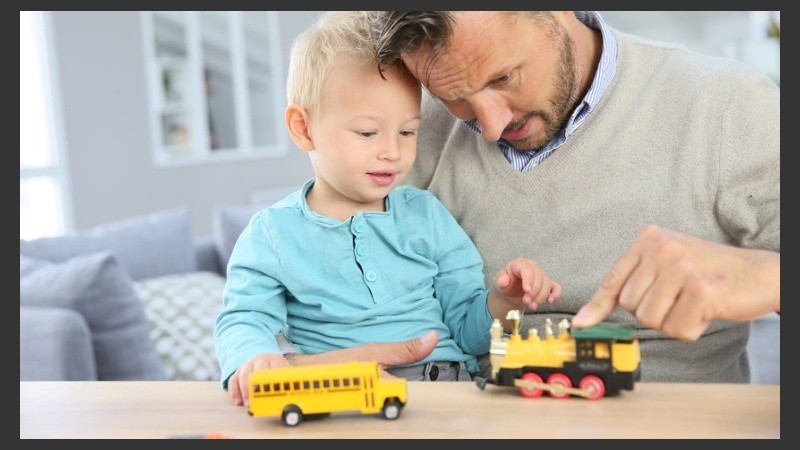 A los 15 meses el bebé invierte completamente su comportamiento. 