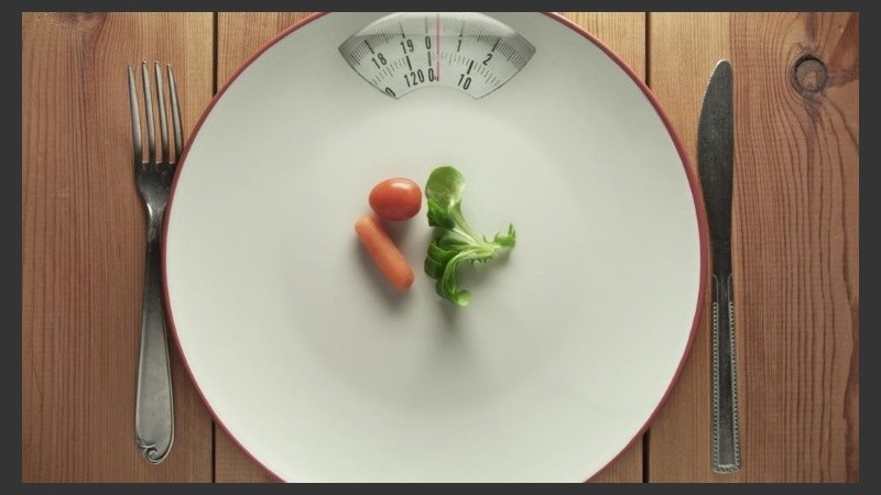 Las personas que padecen anorexia y bulimia poseen baja autoestima y son excesivamente críticas con sus cuerpos. 